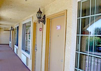 Crystal Inn & Suites