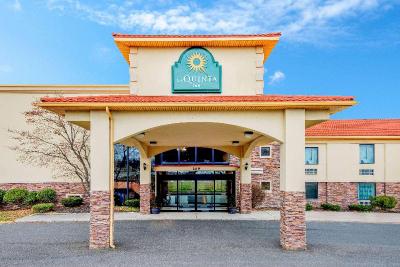 La Quinta Inn & Suites West Long Branch