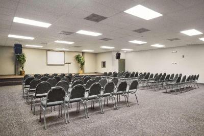 Howard Johnson by Wyndham Winter Haven FL