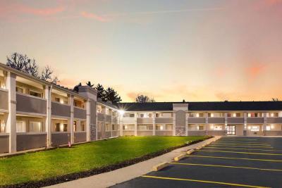 Clarion Point East Lansing University Area