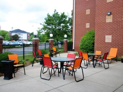 Hawthorn Suites By Wyndham Louisville East