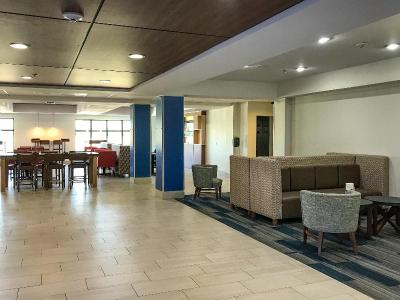 Holiday Inn Express Hotel & Suites Lubbock West