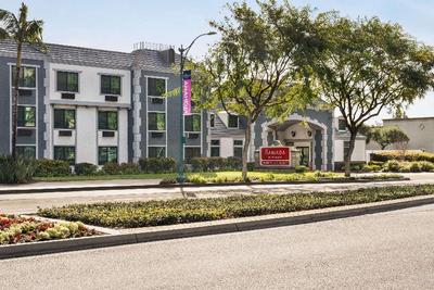 Ramada by Wyndham Anaheim Convention Center