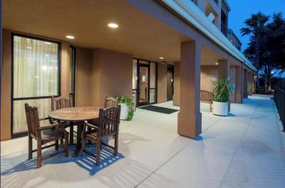 Courtyard Lakeland