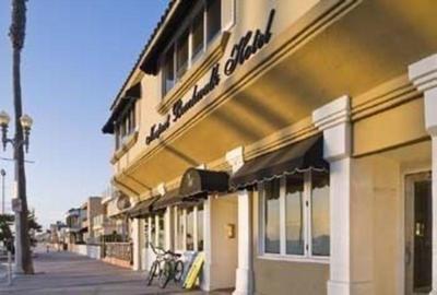 NewPort Beachwalk Hotel