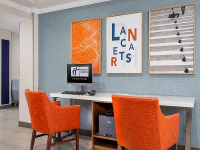 Holiday Inn Express & Suites Lancaster