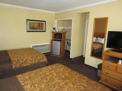 Anaheim Islander Inn and Suites