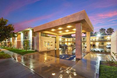 Eden Roc Inn and Suites