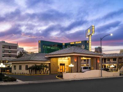 Days Inn by Wyndham Las Vegas Airport Near Strip