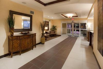 Holiday Inn Express Hotel & Suites Lamar