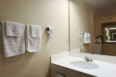 Travelodge by Wyndham Grand Island