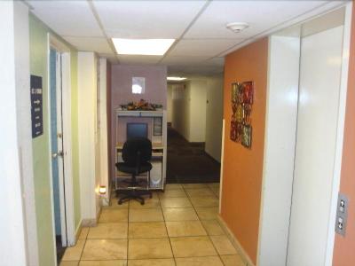 Motel 6 - Lakeview