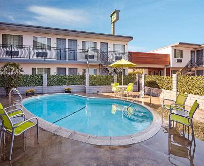 Studio Inn & Suites Downey