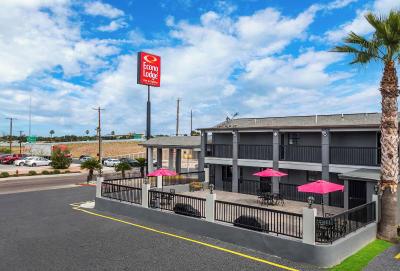Econo Lodge Inn & Suites Laredo