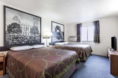 Super 8 by Wyndham Logan
