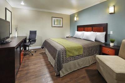 American Inn Downey