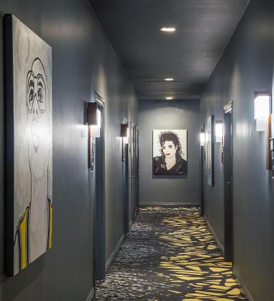 Elan Hotel