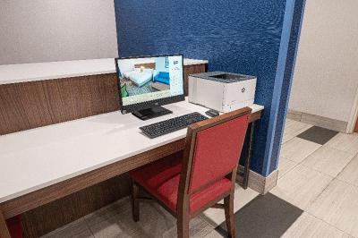 Holiday Inn Express Hotel & Suites East Lansing