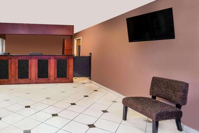 Howard Johnson Hotel & Suites by Wyndham Orange