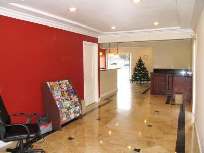 Chateau Inn and Suites Downey