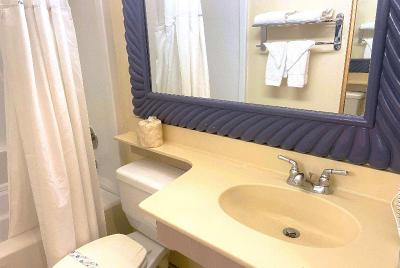 Ramada by Wyndham Los Angeles/Koreatown West