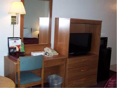 Red Carpet Inn Medford
