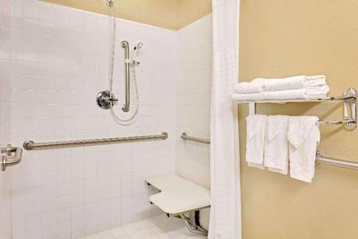 Microtel by Wyndham Perry National Fairground I-75