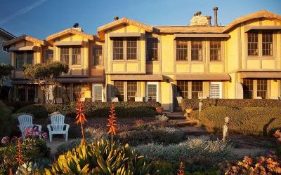 Cottage Inn By the Sea
