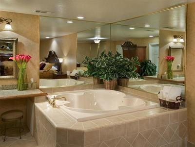Rogue Regency Inn & Suites