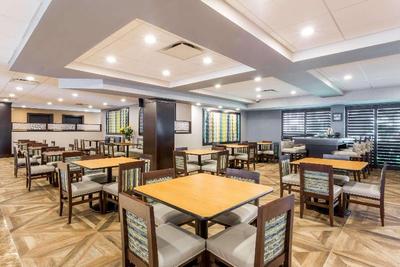 Wingate By Wyndham Convention Ctr Closest Univers