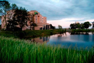 Holiday Inn Express Hotel & Suites Mankato East