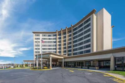 Clarion Hotel & Suites