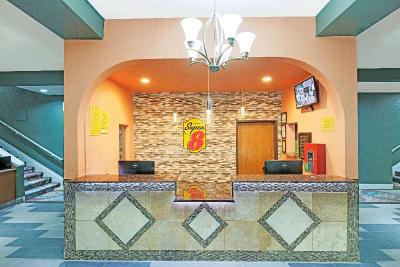 Super 8 by Wyndham Kansas City