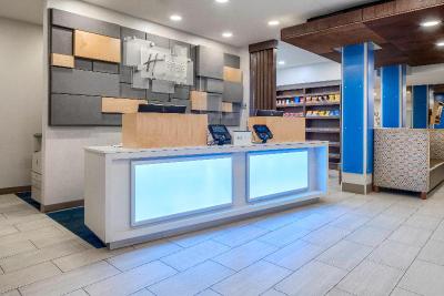 Holiday Inn Express & Suites Macon-West