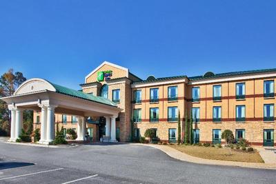 Holiday Inn Express & Suites Macon-West