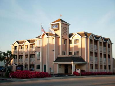 Howard Johnson by Wyndham Salinas