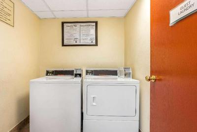 La Quinta Inn & Suites Orlando South