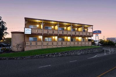 Howard Johnson by Wyndham Santa Cruz Beach Boardwk