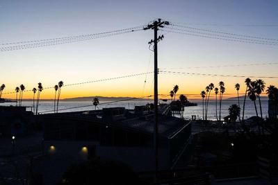 Howard Johnson by Wyndham Santa Cruz Beach Boardwk