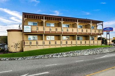 Howard Johnson by Wyndham Santa Cruz Beach Boardwk