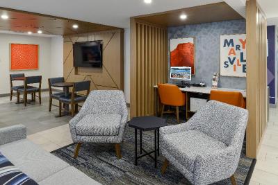 Holiday Inn Express & Suites Marysville