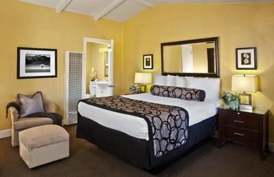 Sea Breeze Inn & Logde