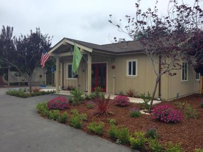 Sea Breeze Inn & Logde