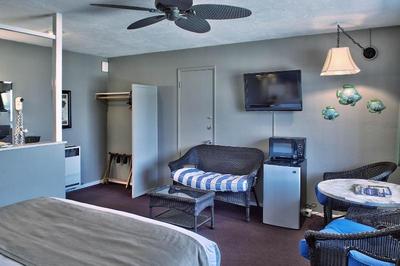 Lovers Point Inn