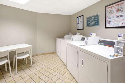 La Quinta Inn & Suites Miami Airport East