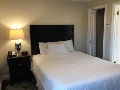 Beach Bungalows Inn & Suites
