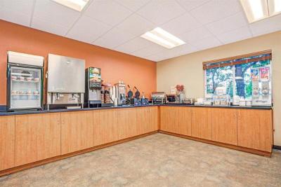 Blaine Town Inn & Suites