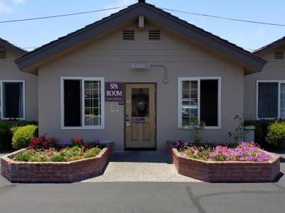 Lone Oak Lodge