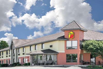 Super 8 by Wyndham Toledo