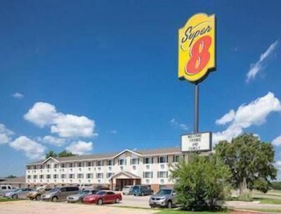 Super 8 by Wyndham Manhattan KS